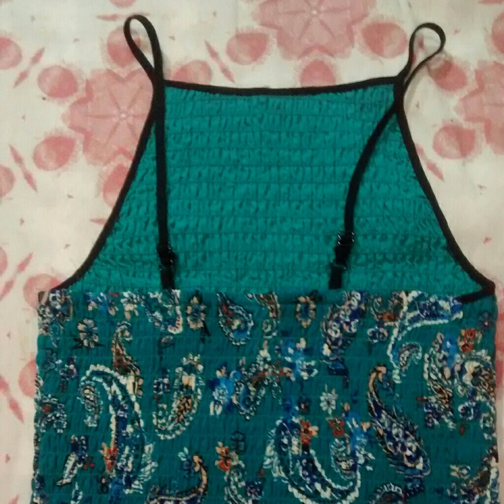 Xhilaration paisley crop-top